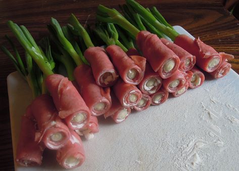 Green Onion Wraps Onion Appetizers, Party Appetizer Dips, Onion Rolls, Unique Appetizers, Vegetable Tray, Bacon Appetizers, Appetizers For A Crowd, Cheese Wrap, Appetizers Easy Finger Food