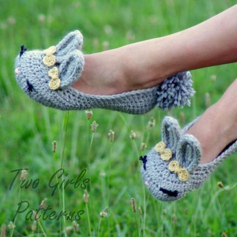 DIY crochet slippers