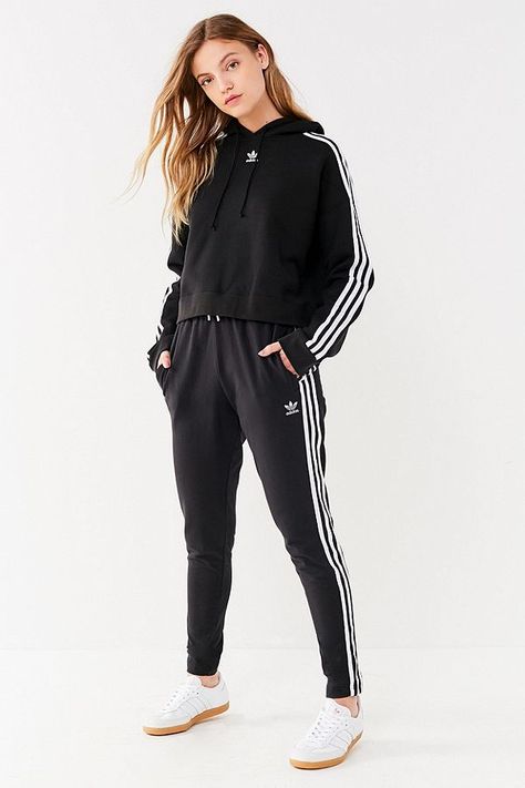 Slide View: 5: adidas Originals Adicolor 3 Stripes Cropped Hoodie Sweatshirt Looks Adidas, Sweatshirt Adidas, Pastel Outfit, Urban Fashion Women, Tumblr Outfits, Adidas Girl, Adidas Fashion, Adidas Outfit, Sweatshirt Outfit