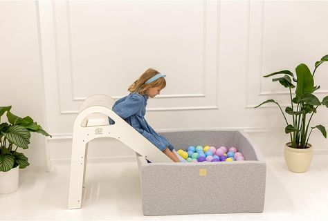 All elements are carefully processed. Made from solid raw materials to make them safe for young children. The materials are provided by local, proven manufacturers from the EU. Precise processing techniques and manual finishing ensure the high quality of the MeowBaby wood cut. Ball Pit For Toddlers, Home Playground, Indoor Slide, Wooden Slide, Kids Indoor Play, Baby Slide, Baby Ball Pit, Playground Toys, Scandinavian Baby