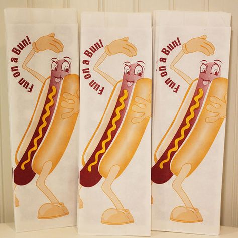 Hot Dog Bag 50 Fun On A Bun HOT DOG BAGS Fun by ThePartyFairy, $12.00 Party Food Boxes, Hot Dog Party, Outdoor Movie Party, Mason Jar Party, Backyard Movie Party, Dog Bags, On A Bun, Plastic Mason Jars, Hot Dog Cart