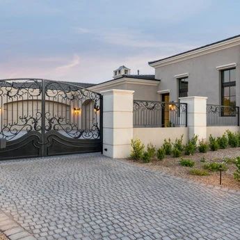 Formal Mediterranean Iron Fence Design, Mediterranean House Designs, Fencing Panels, Wrought Iron Front Door, Balcony Railings, Mediterranean Interior Design, Luxury Mansions Interior, Modern Gate, House Fence Design