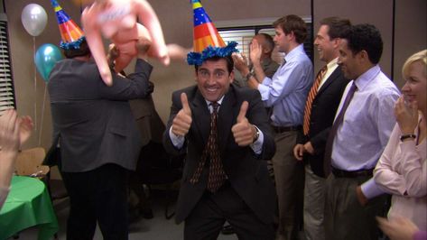 The Office Laptop Wallpaper, Michael Scott Birthday, The Office Wallpaper, The Office Funny, Office Cast, Best Of The Office, The Office Michael Scott, Michael Scott Quotes, Office Jokes