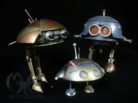 Old Films... Batteries not included. I'd like one of these little guys for christmas please :) Futuristic Robot, Arte Robot, Found Object Art, Toy Ideas, Kid Movies, Batteries Not Included, Robot Art, Mega Man, Found Object