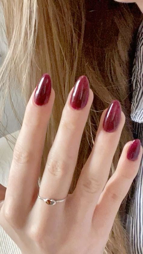 Jelly Burgundy Nails, Red Nails For Winter, Burgundy Jelly Nails, Deep Winter Nails, Dark Jelly Nails, Dark Red Jelly Nails, Dark Red Gel Nails, Nail Inspo Dark Red, Jelly Red Nails