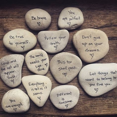 Quotes For Rock Painting, Stones With Words, Pebble Quotes, Rock Painting Quotes, Quotes On Rocks, Kindness Stones, Pebbles Diy, Rock Sayings, Stone Quotes