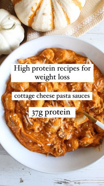 Camille | high protein weight loss recipes on Instagram: "High protein recipes to lose weight: cottage cheese pasta sauces. Follow @camille_inthekitchen for more high protein weight loss recipes! I cannot repeat enough that I do not like cottage cheese on its own. The texture is in no way appealing to me. But by blending it into your pasta sauces, you get a high protein, creamy and comforting sauce that’ll help you meet your health and weight loss goals. Don’t knock it until you try it!! Original secret ingredient pasta sauce (400 calories, 37g protein) WHAT YOU NEED: -4 oz ground beef (93/7) -1 cup tomato sauce -½ cup chopped broccoli (or veggie of choice) -½ cup whipped cottage cheese (whip in blender until consistency is fluffy) HOW TO MAKE: -heat medium nonstick pan, and add High Protein Pasta Sauce, Cottage Cheese Whip, Protein Pasta Sauce, High Protein Pasta Recipes, Protein Pasta Recipes, Whipped Cottage Cheese, Cottage Cheese Pasta, Pumpkin Recipes Dinner, Pumpkin Pasta Sauce