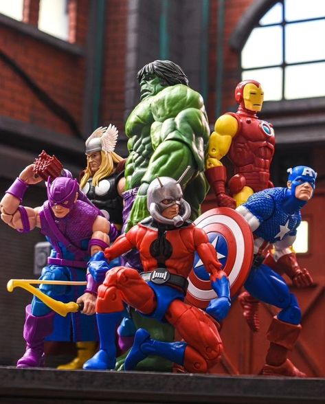 Marvel Legends Display, Spiderman Poses, Black Spiderman, Funko Pop Toys, Marvel Figure, Action Figure Display, Marvel Action Figures, Figure Photo, Pop Culture Art