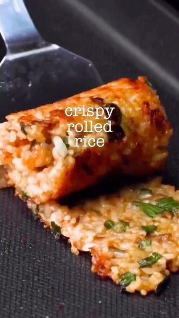 Rolled Rice, Rice Rolls, Crispy Rice, Rice Side Dishes, Think Food, Asian Cooking, Asian Dishes, Tag A Friend, Rice Recipes