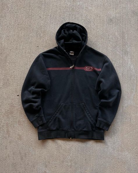 Online Vintage Store Vintage Nike Hoodie, Vintage Hoodie, 90s Zip Up Hoodie, Vintage Nike Zip Up Hoodie, Vintage Faded Hooded Hoodie, Vintage Washed Hooded Hoodie, Retro Hoodie With Double-lined Hood For Streetwear, Online Vintage Stores, Nike Zip Up