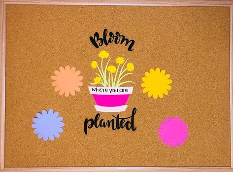 Dunder Pippin Paper Creations on Instagram: “We can’t wait for #spring here @dunder_pippin! #flowers and #plants and #sunshine, OH MY! 💕🌸🌹 If you’re looking to do a little spring…” Bulletin Board Diy, Diy Bulletin Board, Cute Bulletin Boards, Teacher Bulletin Boards, New Semester, Spring Classroom, Classroom Bulletin Board, Welcome Students, Large Flower Pots