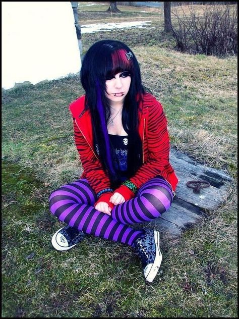 2000 Grunge Outfits, Scene Kid Outfits, 2000 Grunge, Emo Scene Aesthetic, Scene Girl Fashion, Outfit Emo, Emo Scene Girls, Emo Scene Hair, Scene Girl