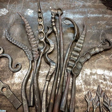 More practice pieces. #javosironworks #practice #forged #blacksmithing #steel #iron #shapes #anvil #hammer #handmade #madeinminnesota (at North Saint Paul,... Forged Art, Cool Welding Projects, Welding Gear, Blacksmith Forge, Metal Objects, Blacksmith Projects, Welding Art Projects, Welding And Fabrication, Diy Welding