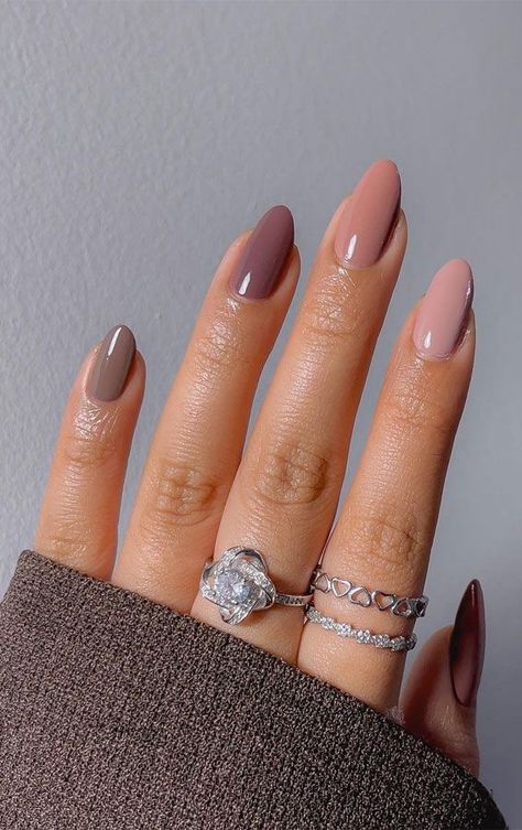 Nails Tiktok, Mauve Nails, Kutek Disney, Brown Nails Design, Fall Gel Nails, Nails 2021, Autumn 2022, Neutral Nails, Brown Nails