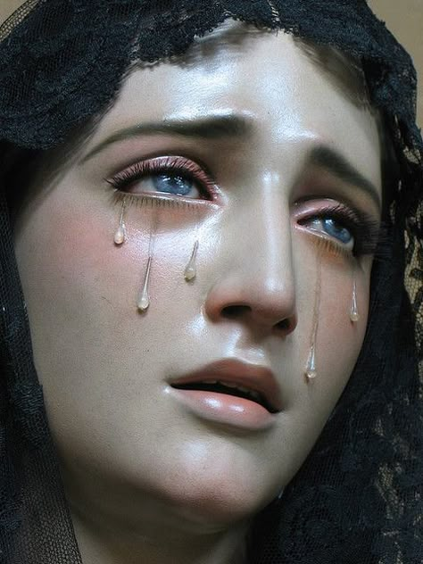 . Hopeless Fountain Kingdom, Lady Of Sorrows, Afrikaanse Kunst, Mary Statue, Our Lady Of Sorrows, Blessed Mother Mary, Holy Mary, Hail Mary, Blessed Virgin Mary