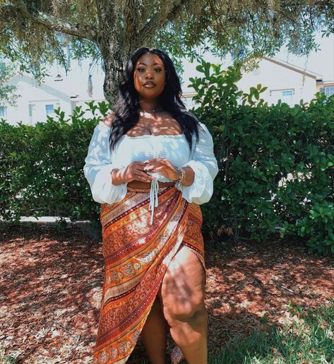 Earthy Style Plus Size, Plus Size Earthy Outfits Aesthetic, Ethereal Plus Size Aesthetic, Earthy Boho Outfits Black Women Plus Size, Earthy Outfits Plus Size, Plus Size Earthy Black Woman, Hippie Black Femininity Aesthetic, Beach Outfit Black Women, Midwife Aesthetic