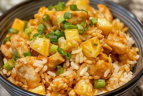 Pineapple Chicken and Rice Recipe - Masters of Kitchen - Recipes Pineapple Chicken And Rice, Pineapple Chicken Recipes, Chicken And Rice Recipe, Chinese Cooking Recipes, Rice Dinner, Pineapple Recipes, Pineapple Chicken, Chicken And Rice, Chicken Dishes Recipes