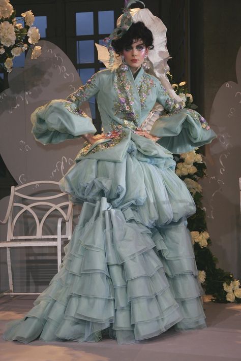 Galliano Dior, Dior Collection, Runway Fashion Couture, Christian Dior Haute Couture, Dior Haute Couture, Couture Mode, Dior Couture, Vintage Couture, Historical Fashion