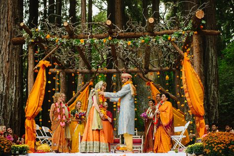 lots of fusion elements in this wedding..rustic mandap decor is breathtaking Indian Wedding Theme, Rustic Wedding Decorations, Wedding Ceremony Ideas, Mandap Decor, Wedding Mandap, Outdoor Indian Wedding, Indian Fusion Wedding, Eco Friendly Wedding, Traditional Indian Wedding