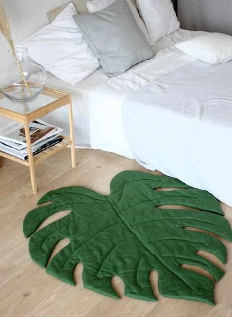 Monstera Decor, Leaf Play Mat, Tropical Nursery, Bantal Sofa, Green Nursery, Diy Pillows, Tropical Decor, Play Mat, Green Leaf