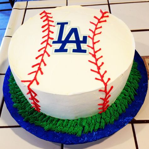 Dodgers cake La Dodgers Cake, Dodgers Birthday Party, Dodgers Cake, Baseball Birthday Cakes, Grooms Cakes, Baseball Cake, Sport Cakes, Baseball Birthday Party, Cake Decorating Frosting