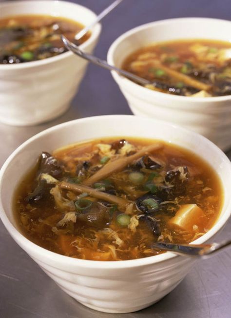 Hot And Sour Soup Recipe, Sour Soup Recipe, Asian Soup Recipes, Chinese Soup Recipes, Veg Soup, Vegetarian Soup Recipes, Mapo Tofu, Hot And Sour Soup, Sour Soup