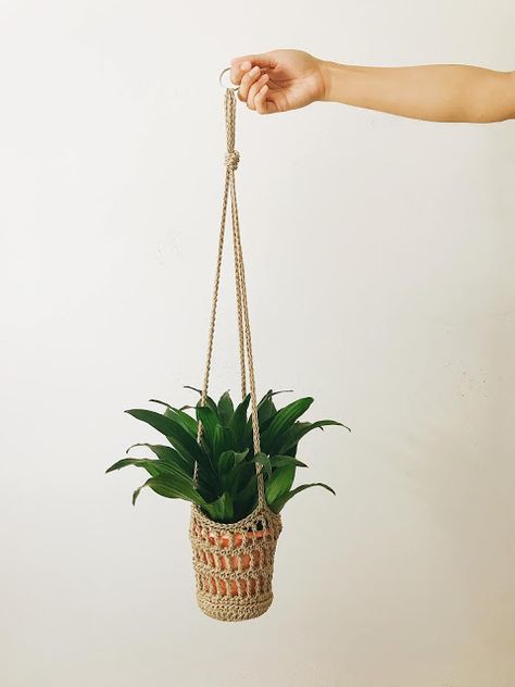 Crochet plant hanger