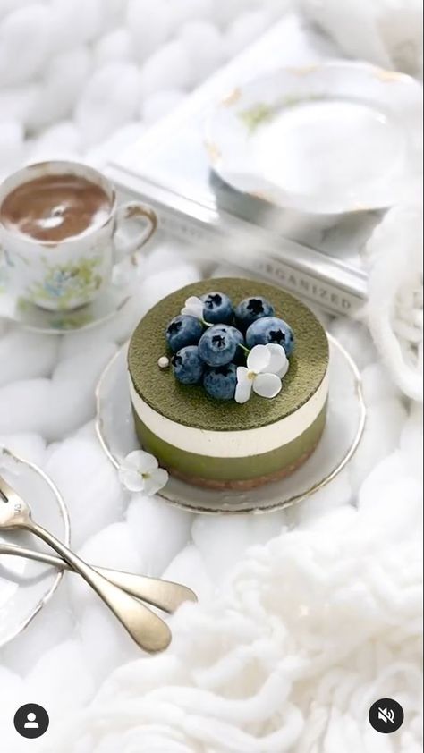 Matcha Powder, No-bake, Cookie-Biscuit Base, Dairy Free Butter, Coconut Whipping Cream, Dairy Free Chocolate, Blueberries, Vegan, Plant-based - @meiyeeig Chocolate Blueberries, Black Rice Recipe, Blueberry Matcha, Dairy Free Butter, Matcha Cake, Homemade Chocolate Cake, Dairy Free Chocolate, Whipping Cream, Strawberry Desserts