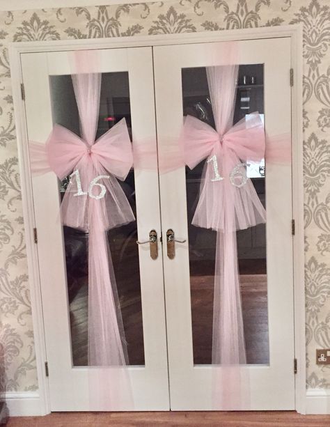 Baby pink door bows created for 16th birthday. Pink netting used to create the bows Unique Party Ideas Creative, 18th Pink Birthday Party Ideas, Simple Pink Party Decorations, Pink Birthday Party Inspiration, Pretty In Pink Decorations, Pink Gold White Sweet 16 Decorations, Pink And Bows Birthday, Pink Sweet 16 Theme Ideas, Bows Birthday Theme