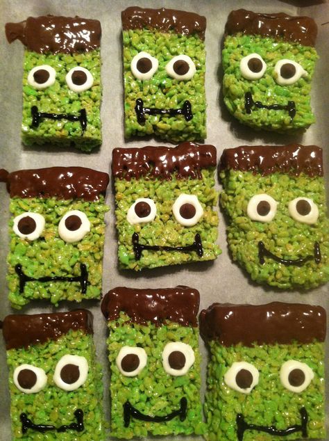 Frankenstein Rice Crispies Postres Halloween, Halloween Fest, Krispy Treats, Diy Halloween Decor, Rice Krispy, Halloween Goodies, Rice Krispie Treats, Rice Krispie, Halloween Snacks