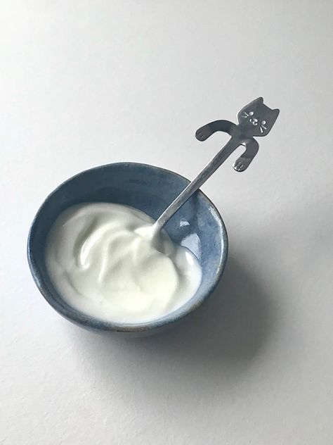 Yogurt Aestethic, Greek Yogurt Aesthetic, Yogurt Aesthetics, Yoghurt Aesthetic, Wl Meals, Plain Food, Kawaii Cooking, Low Fat Yogurt, Low Cal Recipes