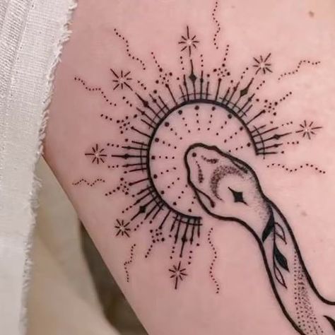 Anais kirkorian on Instagram: "Ornamental snake 🐍 . . . #snaketattoo #ornamentalsnaketattoo #armtattoo #frenchartist #lineworktattoo #ornamental" Sternum Tattoo Ornamental, Ornamental Snake Tattoo, Ornamental Collar Bone Tattoo, Ornamental Snake, Snake Sternum Tattoo, Sternum Tattoos, Spilled Ink, Bone Tattoos, Sternum Tattoo