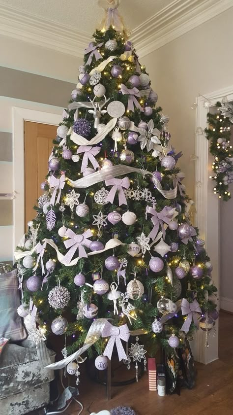 Lilac christmas tree decorations | christmas tree inspirations 2022 23 christmas decor Lilac Christmas Tree, Upcycled Decorations, Lilac Christmas, Purple Christmas Tree Decorations, Lavender Christmas, Purple Christmas Decorations, Christmas Tree Silver, Christmas Tree Inspo, Purple Christmas Tree