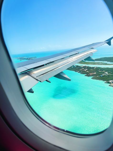 Bahamas Hotel, Bahamas Hotels, Bahamas Trip, Air Plain, Plane Trip, Plane Photos, Beach Girl Aesthetic, Bahamas Travel, Plane Travel