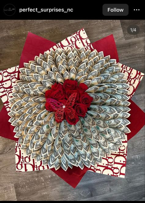 Money Flower Bouquet, Roses Bouquet Gift, Instagram 101, Money Rose, Bouquet Arrangement, Luxury Flower Bouquets, Money Flowers, Money Bouquet, Creative Money Gifts