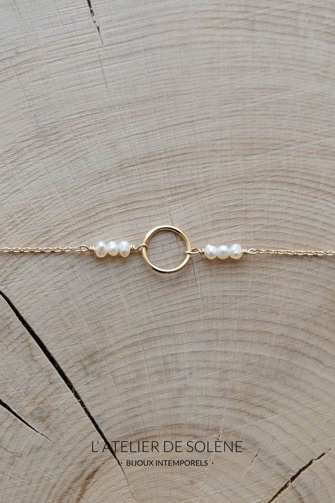 Diy Elegant Home Decor, Diy Pearl Bracelet, Bracelets Simple, Wire Jewelry Rings, Diy Jewelry Unique, Bracelet Pearl, Beaded Necklace Diy, Diy Bracelet Designs, Beads Bracelet Design