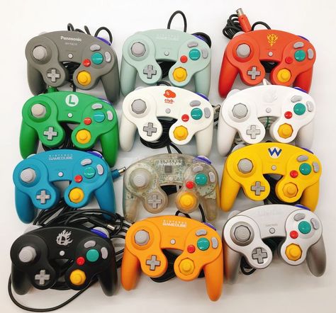 Cool Gamecube controllers Gamecube Controller, Beaded Necklace Tutorial, Nintendo Switch Accessories, Video Games Nintendo, Gaming Merch, Necklace Tutorial, Kids Area, Backyard For Kids, Game Console