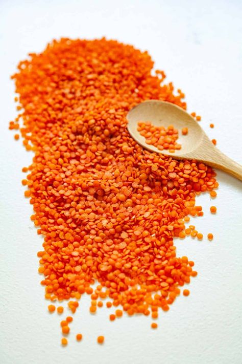 This simple guide with recipes shows you how to cook red lentils and turn lentils into simple, healthy meals #redlentils #mealprep Lentils Nutrition, Lentils Recipes, Red Lentil Recipes, Cooking Red Lentils, Red Lentil Soup Recipe, Red Split Lentils, Green Split Peas, Black Lentils, Yellow Lentils