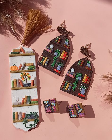 Harry Potter Bookshelf, Polymer Clay Bookmark, Everything Book, Teacher Earrings, How To Clean Earrings, Bookmark Craft, Air Dry Clay Projects, Hand Embroidery Projects, Clay Mugs