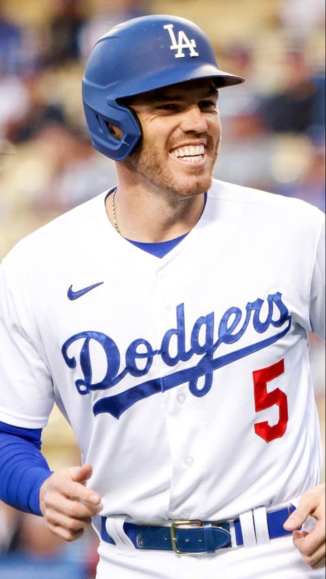 Freddie Freeman Dodgers, Dodgers Players, Freddy Freeman, Dodgers Nation, La Dodgers Baseball, Baseball Men, Freddie Freeman, Dodgers Girl, Baseball Guys