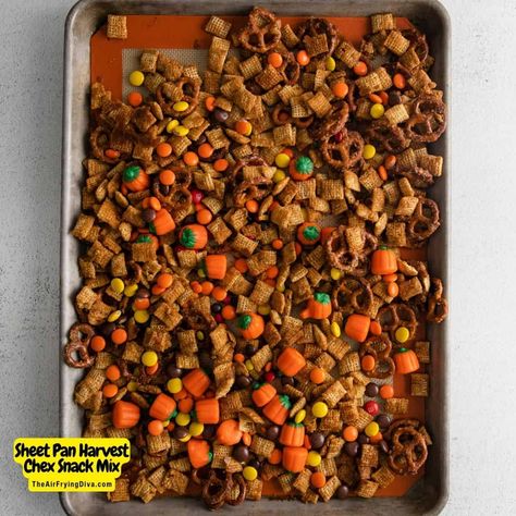 Sheet Pan Harvest Chex Snack Mix, an easy snack recipe inspired by the fall season. Includes sweet and baked salty ingredients. Harvest Mix Recipe, Fall Chex Mix Recipes, Savory Chex Mix Recipes, Savory Chex Mix, Chex Mix Recipes Sweet, Chex Snack Mix, Thanksgiving Snacks, Chex Mix Recipes, Chex Mix