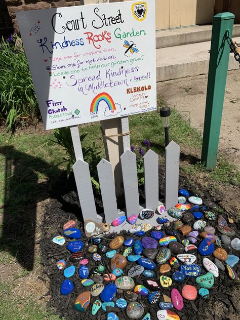 Kindness Rock Garden, Prayer Rocks, Front Yards Diy, Seed Craft, Rock Projects, Wishing Stones, Native Plant Gardening, Community Garden, Plant Garden