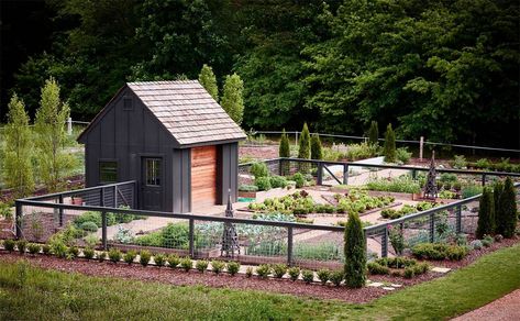 24 Most Amazing Backyard Shed Ideas For An Inviting Garden #shed #garden #outdoors #outdoorliving #storage #backyard Boondocking Rv, Gazebo Design, Rustic Shed, Amazing Backyard, Shed Ideas, Greenhouse Shed, Backyard Buildings, Garden Storage Shed, Cozy Backyard