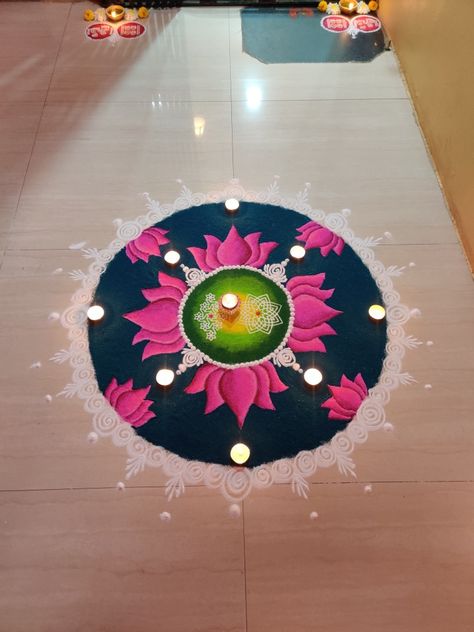 Choti Diwali Rangoli Designs Unique, Diwali Rangilo Design Latest, Lantern Rangoli Designs, Rangoli Designs Easy And Beautiful, Rangoli Asethic, 3d Diwali Rangoli, Rangoli Design For Choti Diwali, Rangoli For Dipawali, Rangoli With Colours And Flowers