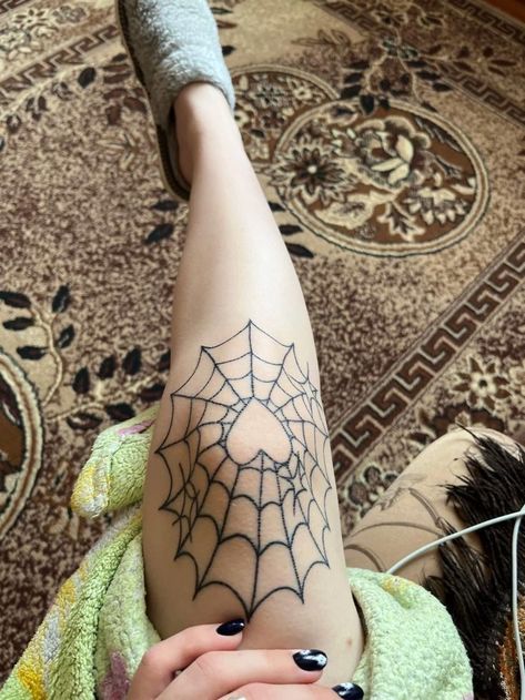 Men’s Linework Tattoo, Spider Web Tattoo On Knee, Above The Knee Tattoo Ideas Women, Things To Draw On Your Thigh, Cute Emo Tattoos, Folie A Deux Tattoo, Skeleton Knee Tattoo, Goth Knee Tattoos, Matching Tattoos Grunge