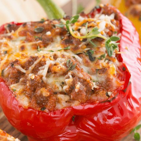 Chorizo Stuffed Peppers, Pizza Peppers, Southwest Stuffed Peppers, Bell Pepper Pizza, Capsicum Annuum, Crock Pot Recipes, Sweet Italian Sausage, Pizza Ingredients, Homemade Pickles