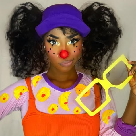 Halloween Costumes With Locs, Big Comfy Couch Costume, Loonette The Clown, Big Comfy Couch, Creative Halloween Costumes Diy, Black Women Halloween Costume Ideas, Halloween Costumes Easy, Clever Halloween, Hot Halloween Outfits