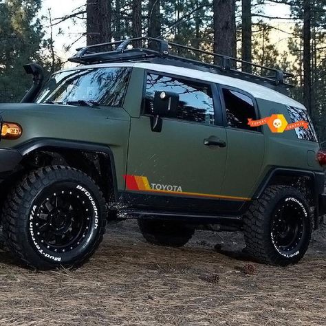 Custom Fj Cruiser, Fj Cruiser Off Road, Retro Decals, Toyota Sequioa, Fj Cruiser Accessories, Toyota Trucks 4x4, Fj Cruiser Mods, Mini Trucks 4x4, Toyota Cruiser