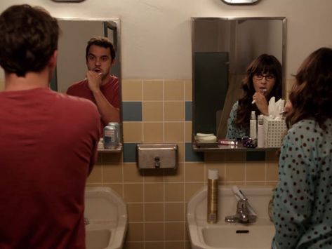 Jess And Nick New Girl, Jess And Nick Aesthetic, Nick And Jess New Girl, Jess And Nick, Nick And Jess Aesthetic, New Girl Poster, Couple Eating, Nick Miller Aesthetic, New Girl Aesthetic