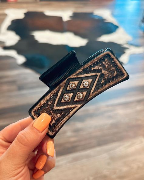 🥳✨THE HAND TOOLED CLAW CLIPS ARE BACK✨🥳 We just added SO MANY new genuine hand tooled claw clips and even better, we now have them in medium sizes and large!!🤩 They are now available on the website check them out before they’re all gone!!🌼☺️ Claw Clip, Medium Size, Hand Tools, Leather